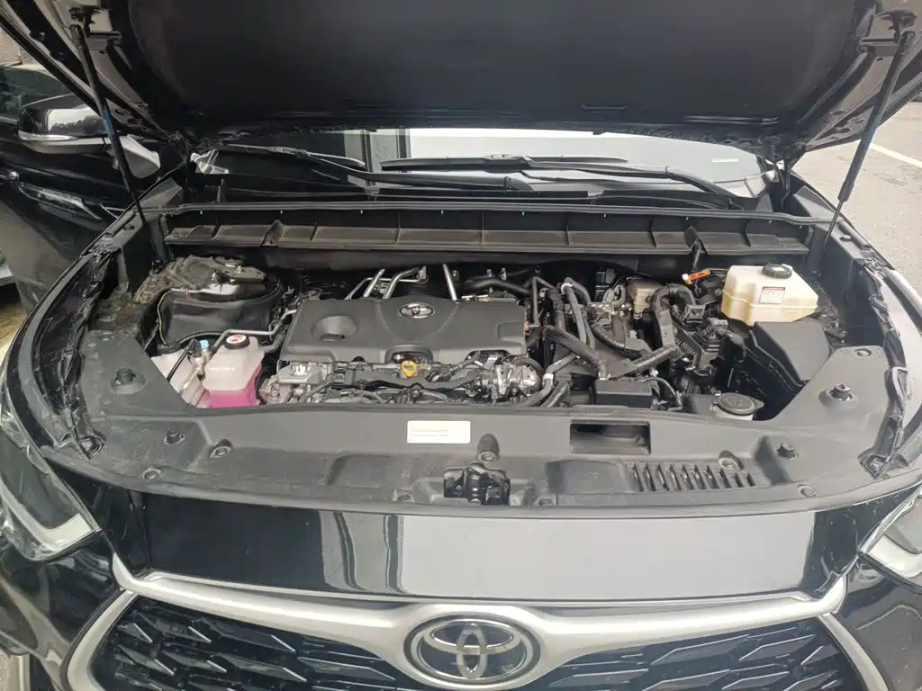 Photo 21 - Toyota Highlander