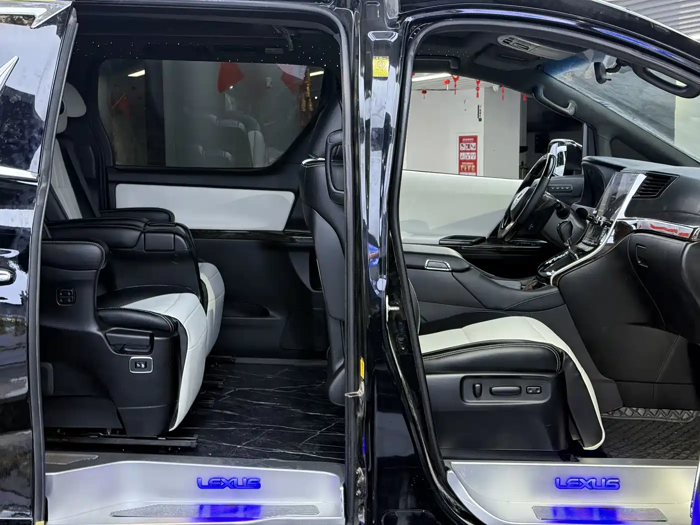 Toyota Alphard 2012 3.5L Luxury Edition фото 7
