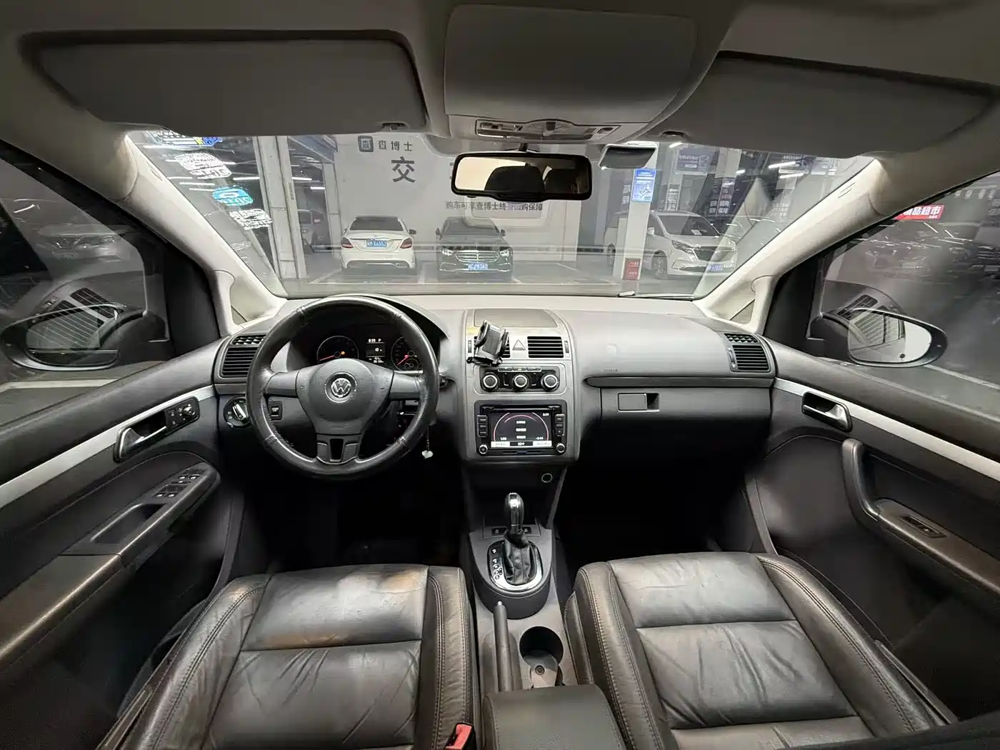 Photo 4 - Volkswagen Touran