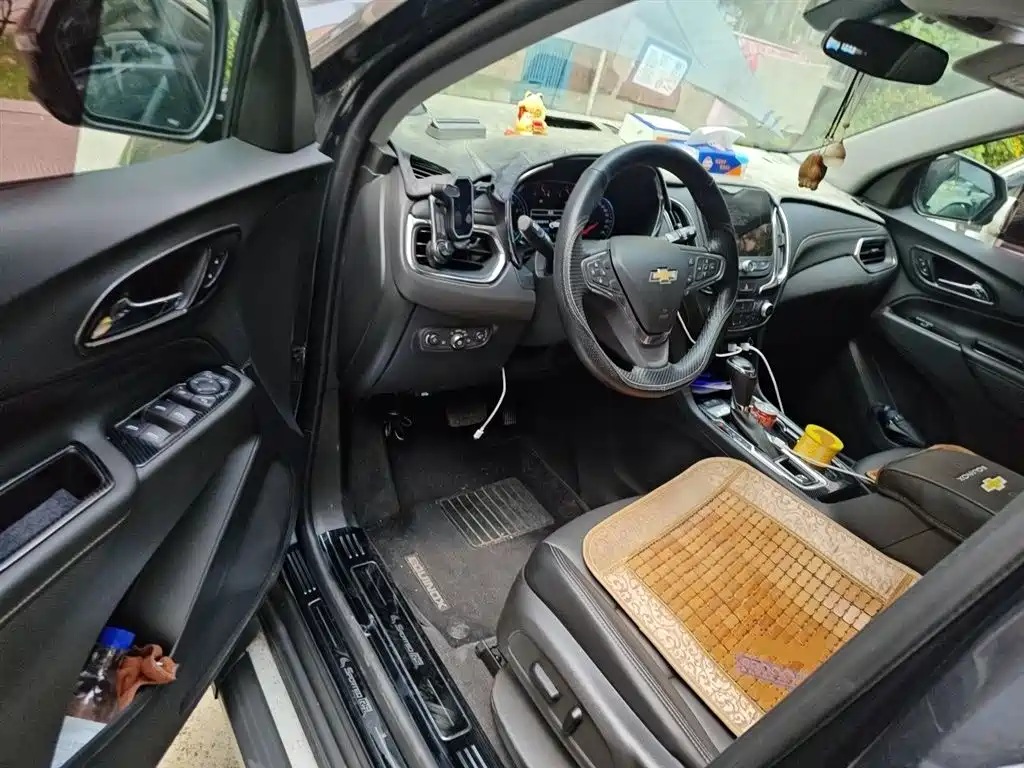 Chevrolet Equinox 2018 550T Automatic 4WD Pioneer Edition фото 12