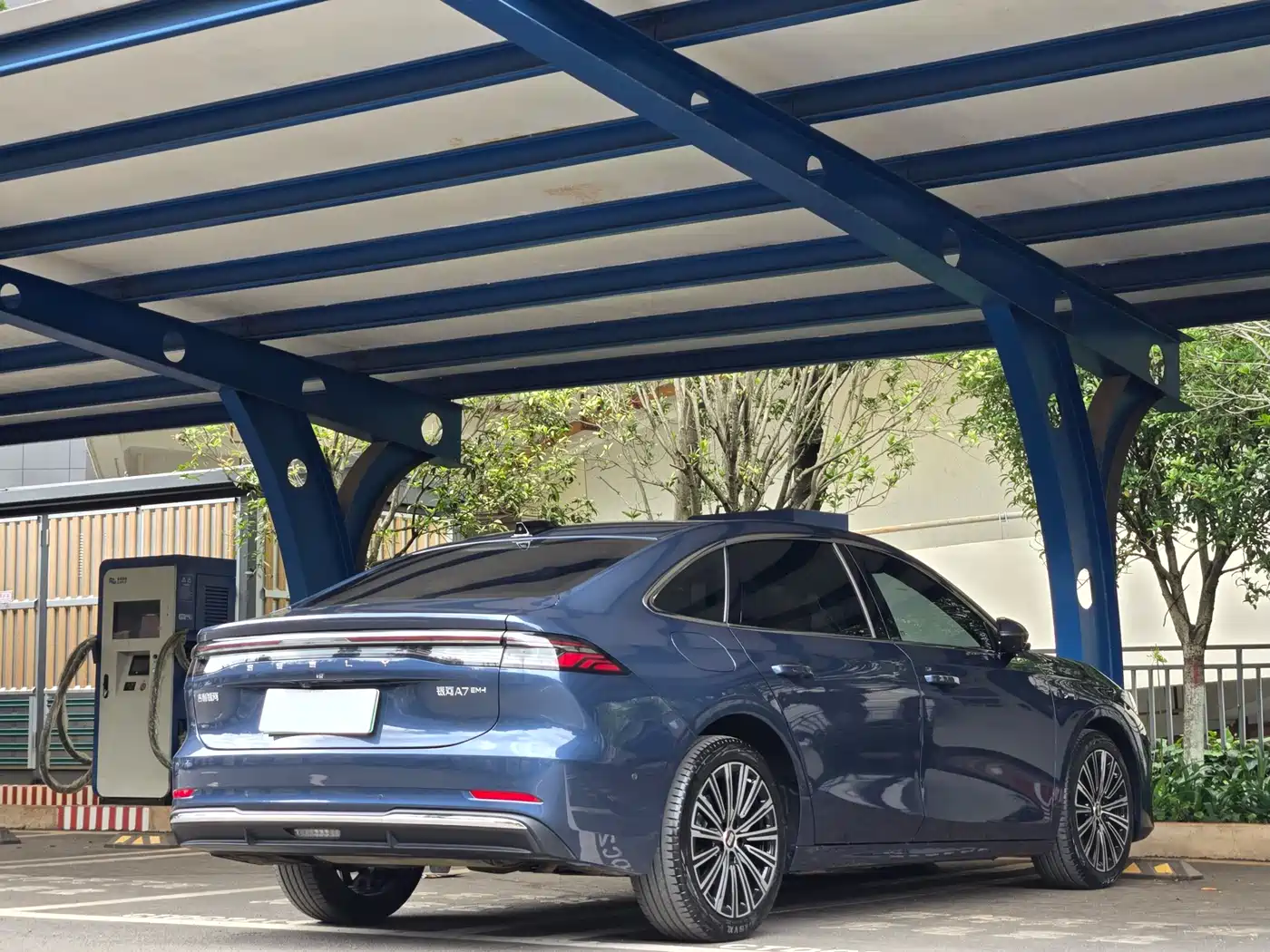 Geely Galaxy Galaxy A7 2025 EM-i фото 16