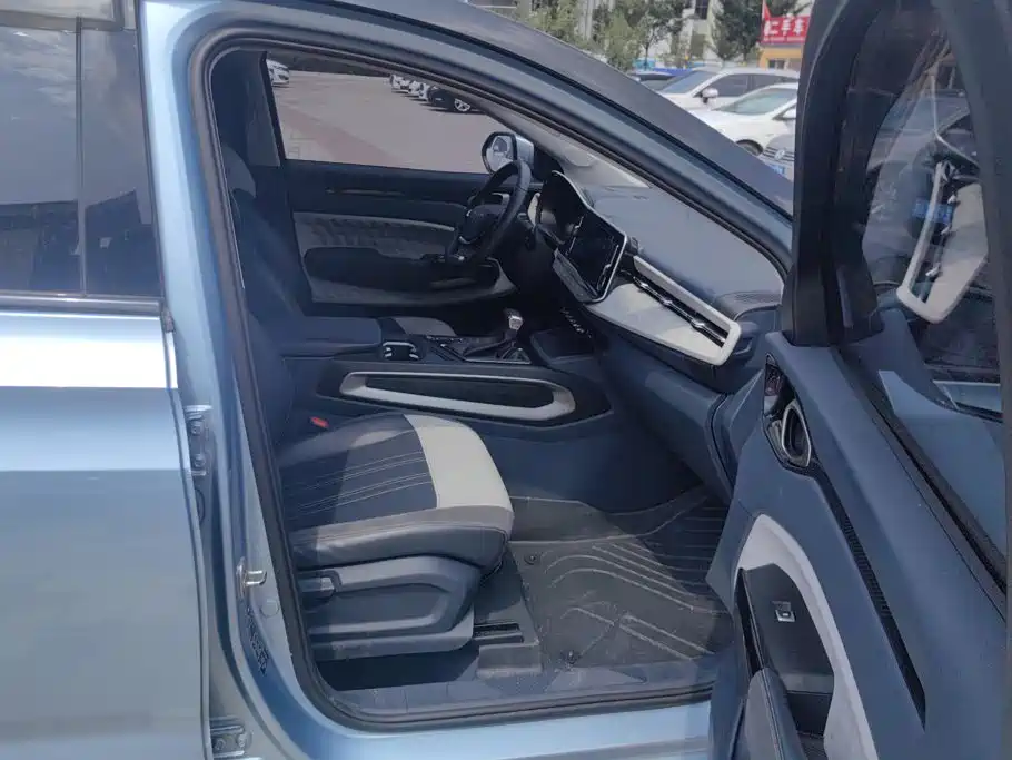 Baojun RM-5 2020 2019 1.5T CVT 24-hour Online Premium 7-seater