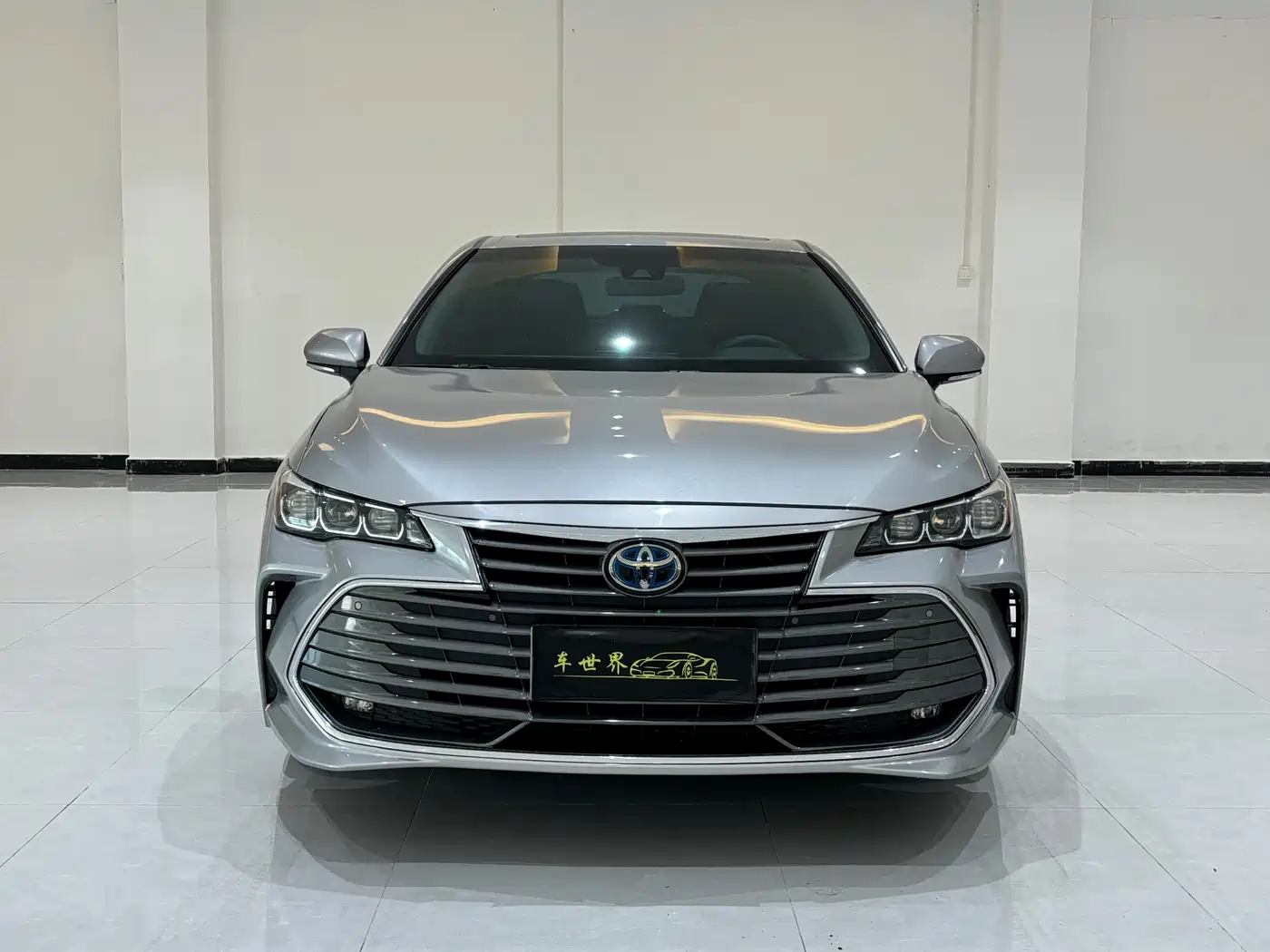 Toyota Avalon 2019 Hybrid 2.5L Luxury Edition China V фото 2