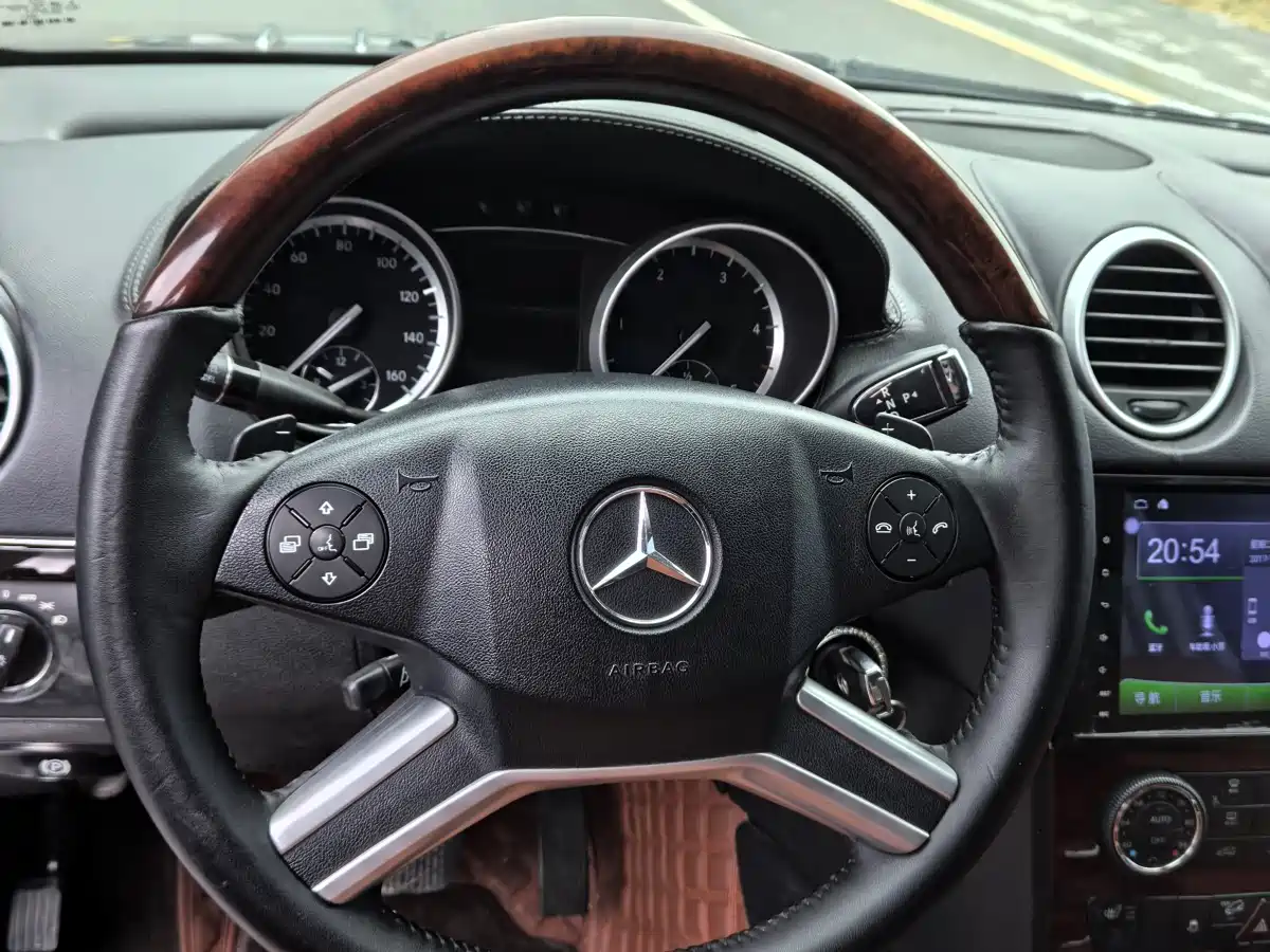 Mercedes-Benz GL-Class фото 15