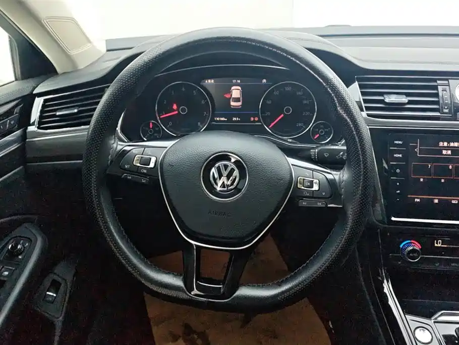 Volkswagen Phideon 2018 Facelift 380TSI FWD Business фото 15