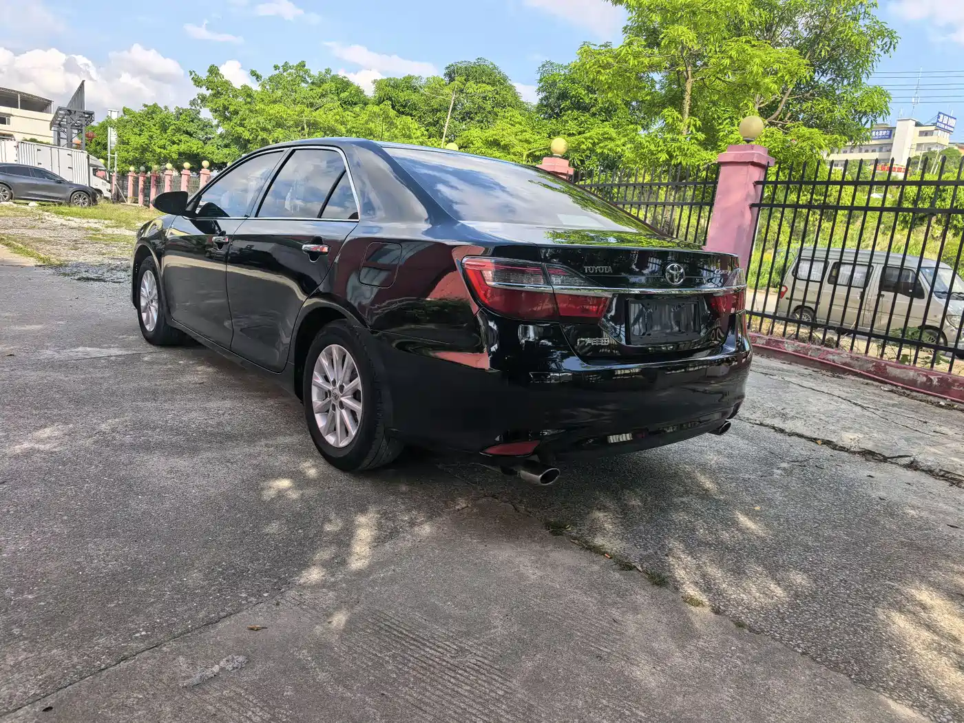 Toyota Camry 2015 2.0G Leading Edition фото 5