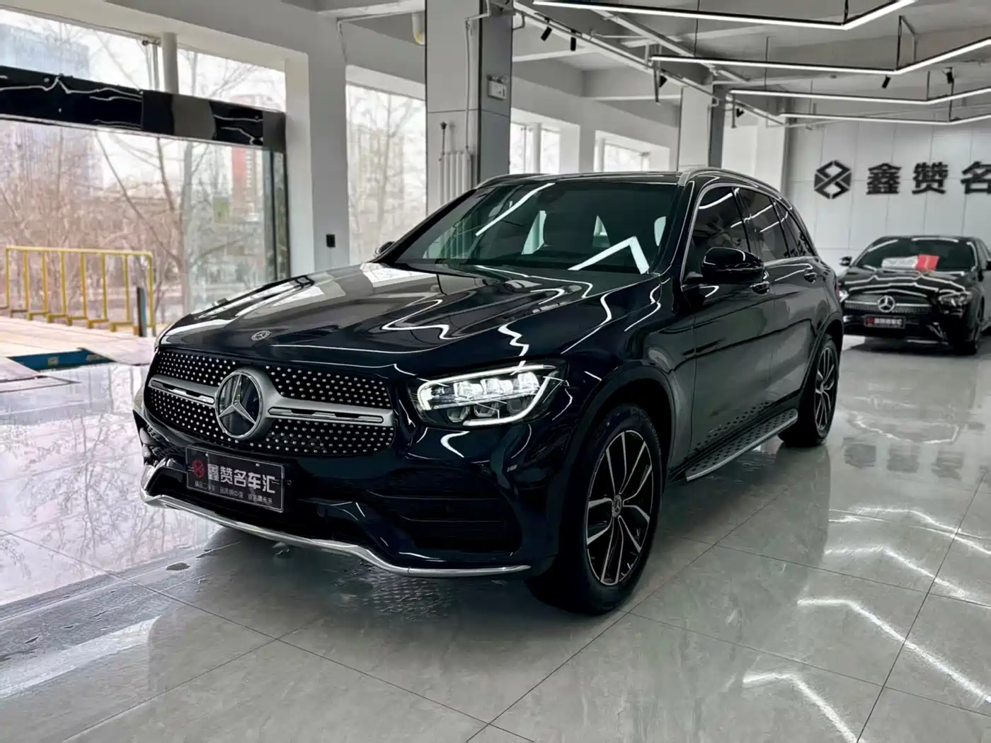MERCEDES-BENZ GLC