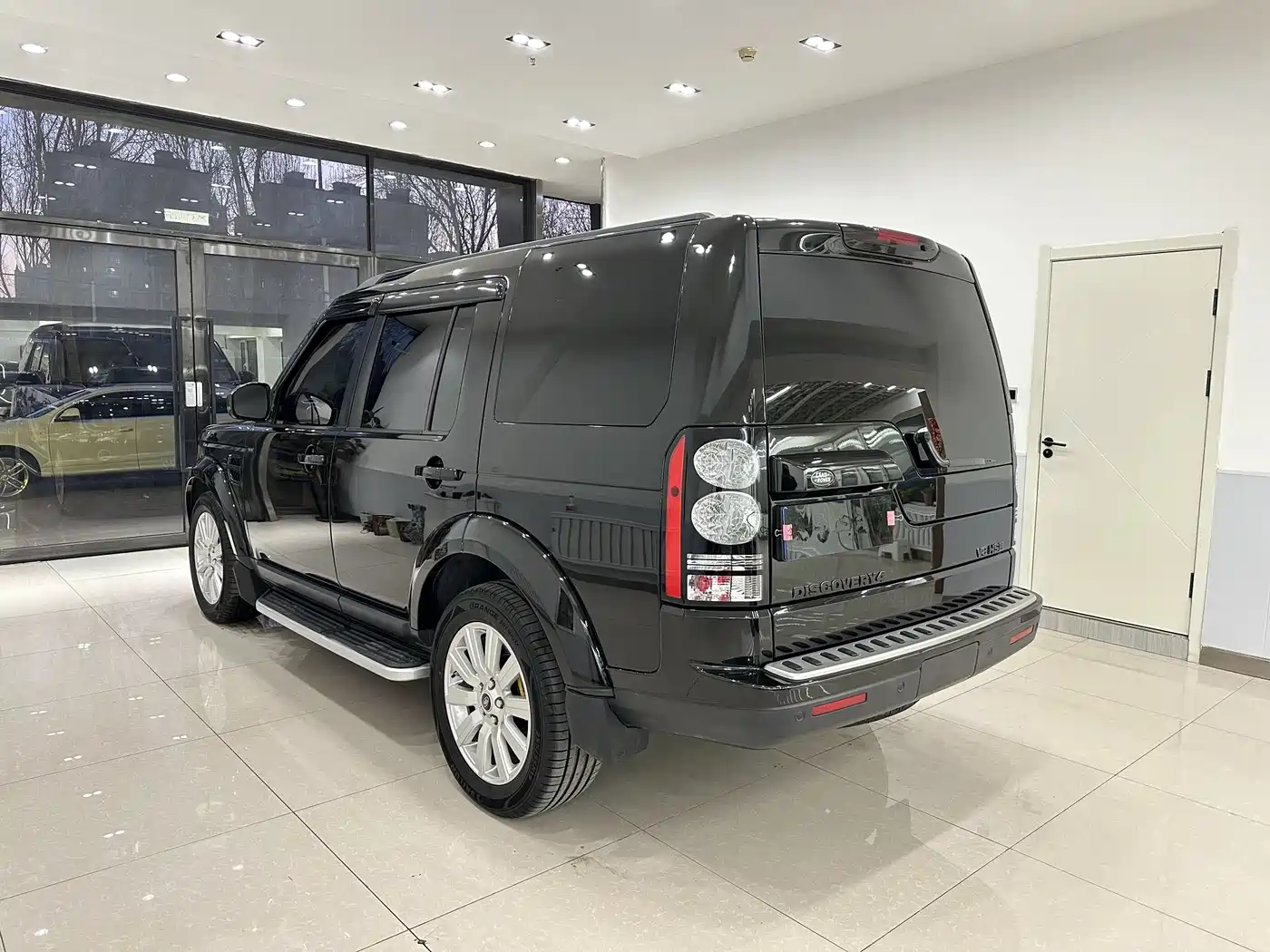 Land Rover Discovery 2015 3.0 SDV6 HSE Diesel фото 34