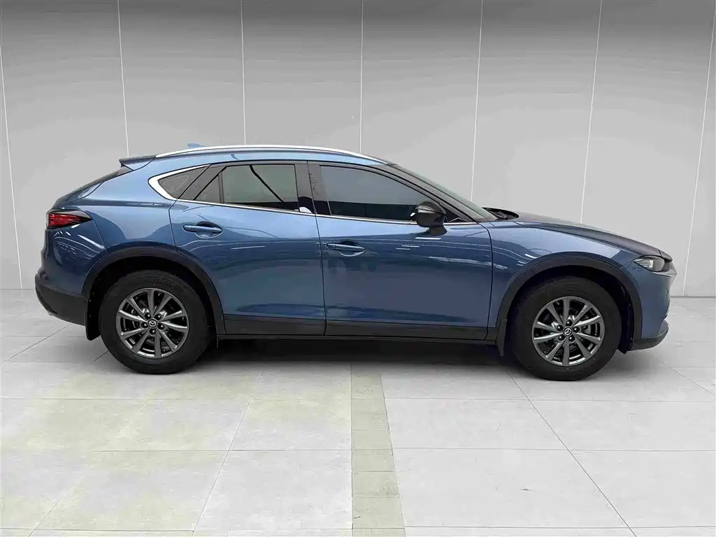 Photo 3 - Mazda CX-4
