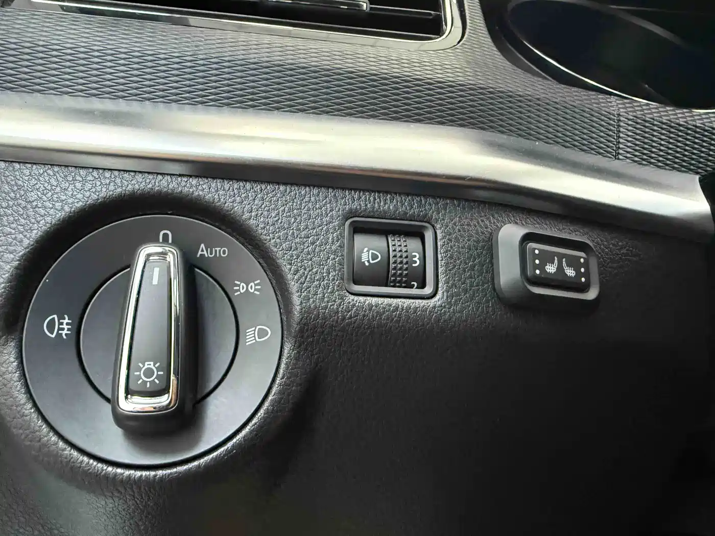 Škoda Kamiq 2023 Facelift 1.5L Auto Comfort Edition фото 11