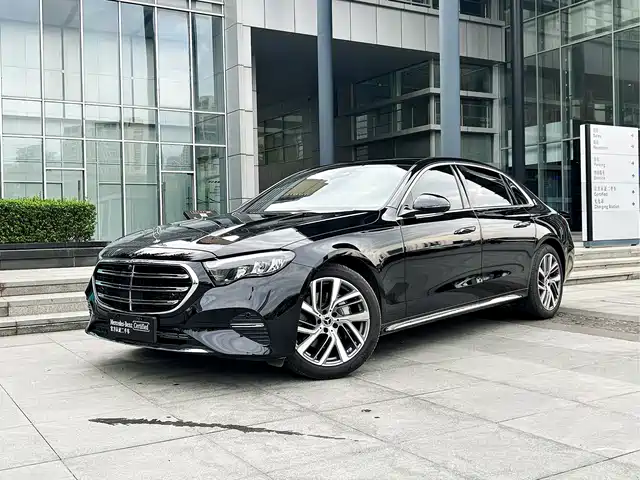 Mercedes-Benz E-Class 2024