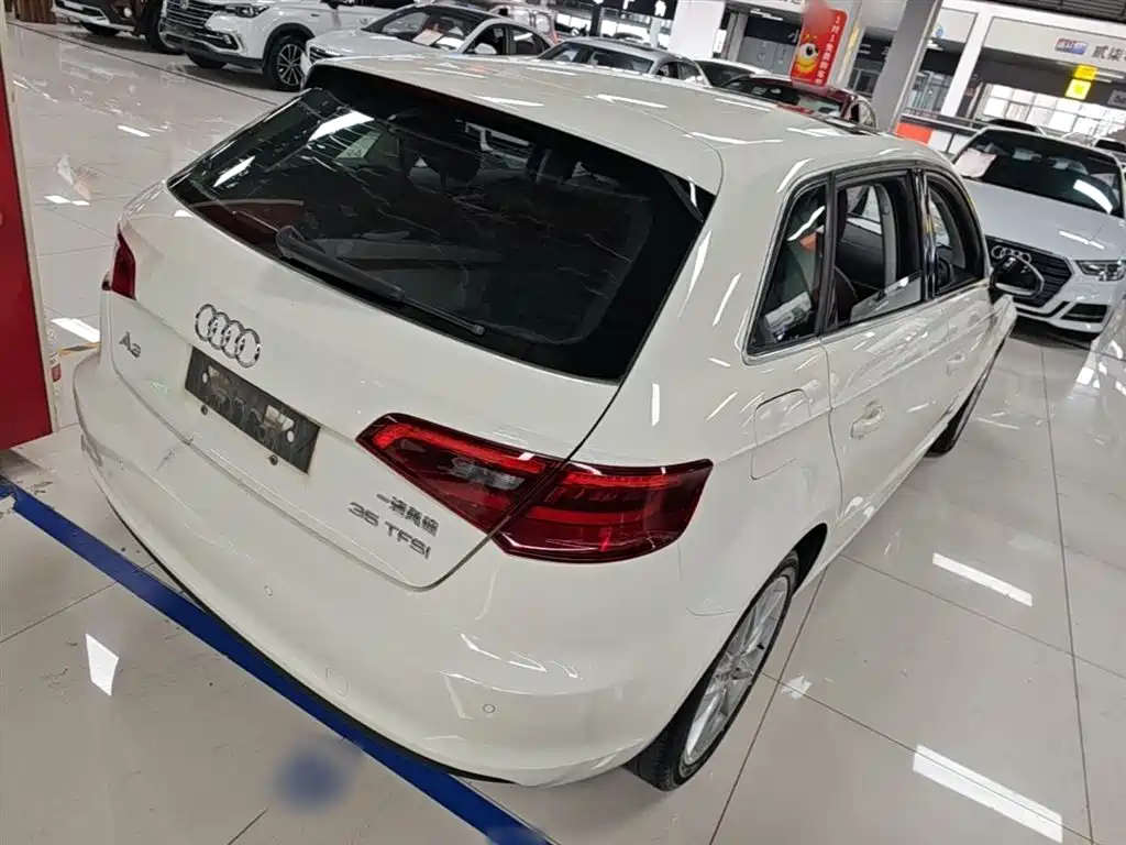 Audi A3 2014 Sportback 35 TFSI Automatic Comfort фото 7