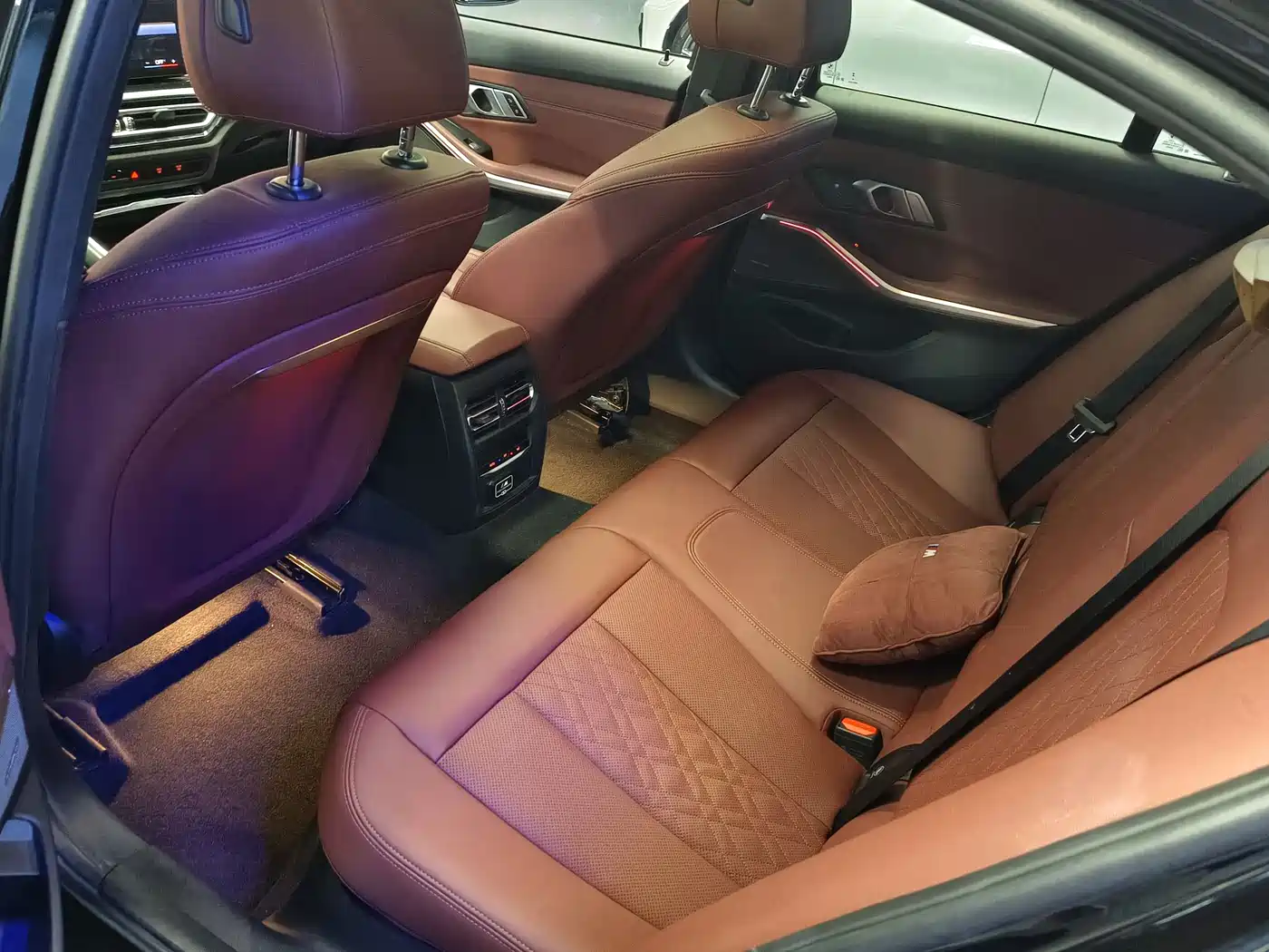 BMW 3 Series 2023 325i M Sport Black Night Package фото 8