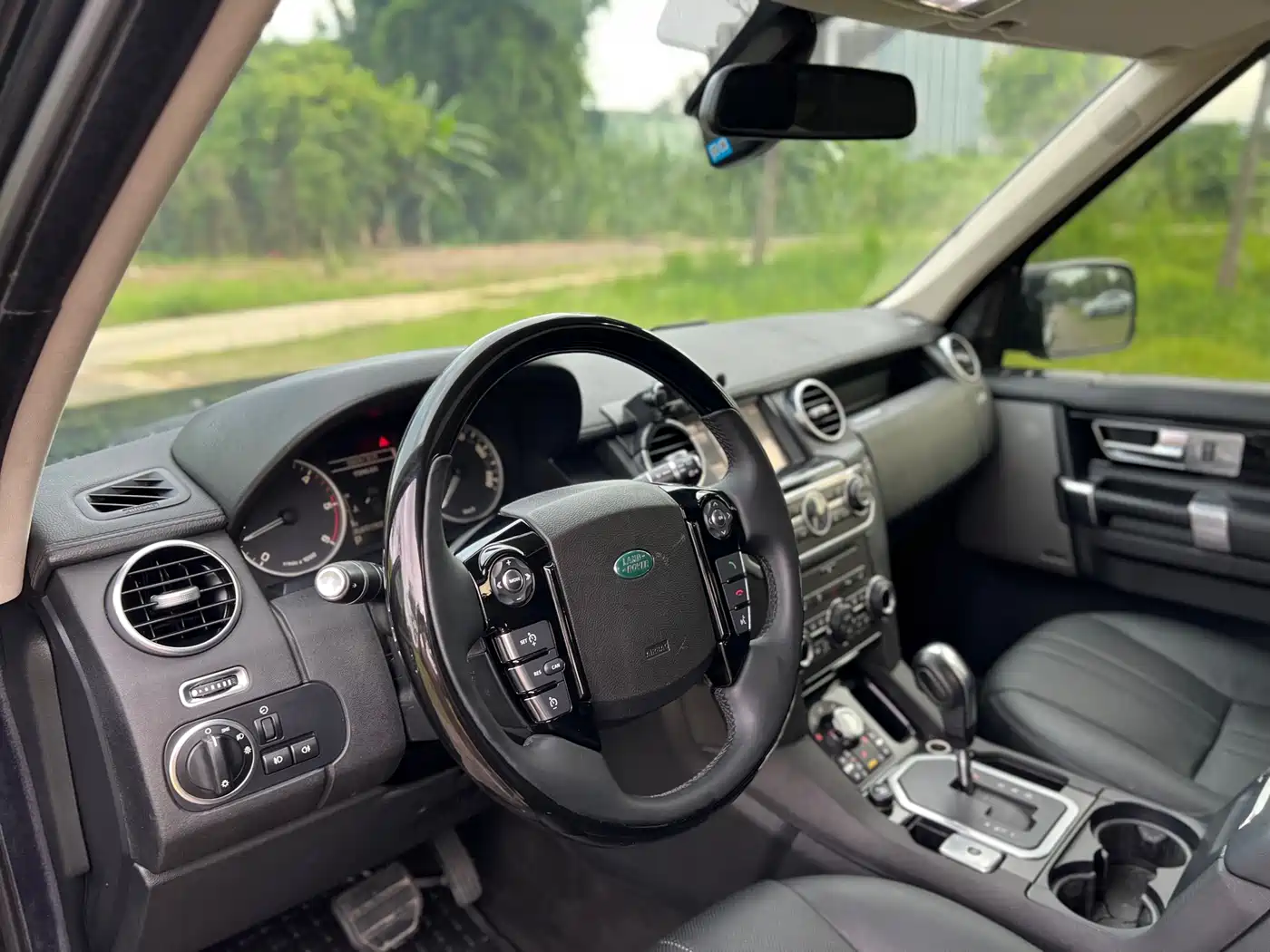 Фото 9 - Land Rover Discovery