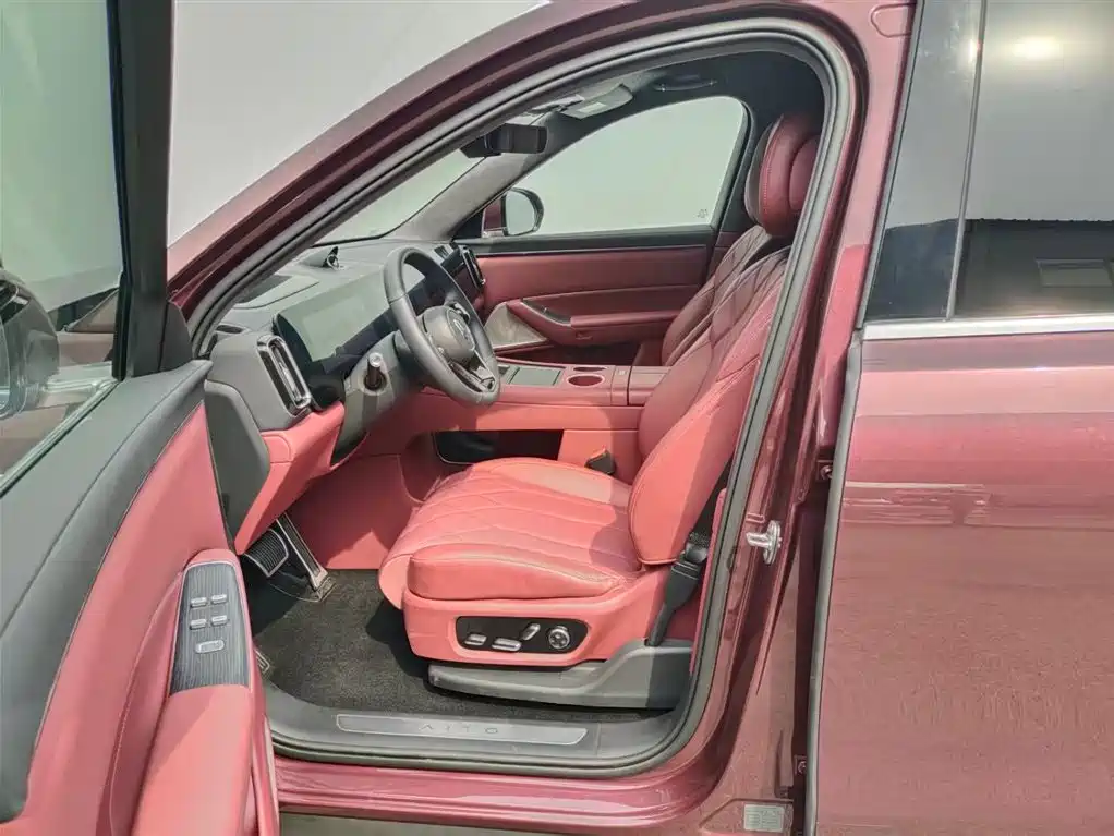 AITO Wenjie AITO M8 2025 Model Extended Range Ultra Edition 53.4kWh 5-Seater фото 4