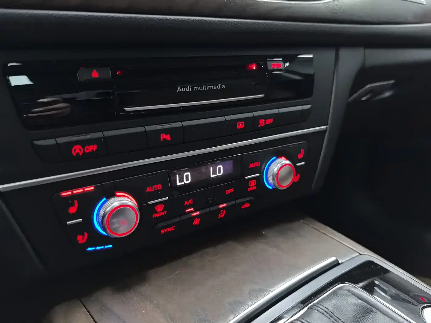 Audi A6L 2016 50 TFSI quattro Luxury фото 12