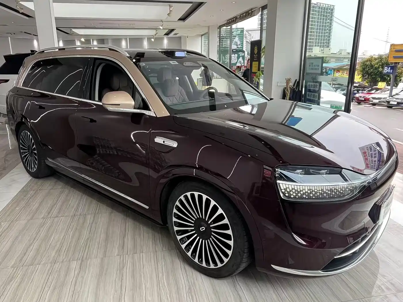 AITO Wenjie AITO M9 2025 Extended Range Ultra 52kWh 6-Seater фото 10