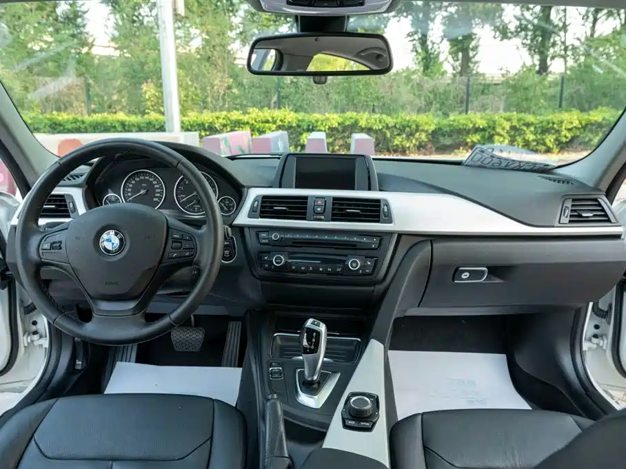 BMW 3 Series 2014 320i Fashion фото 19