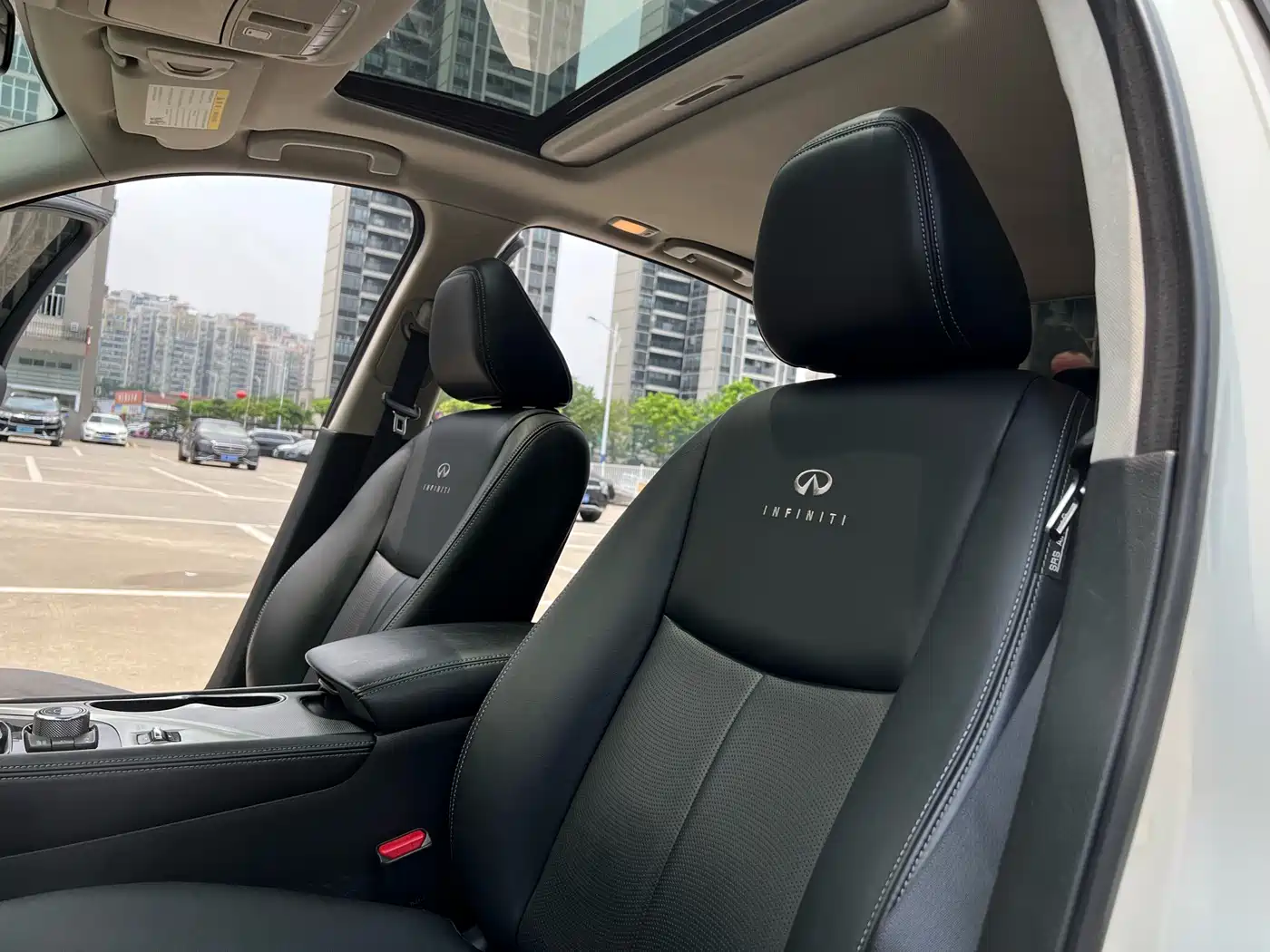 Infiniti Q50 2015 2014 3.7L Luxury Sport