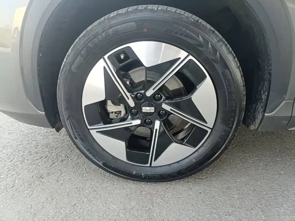 Фото 23 - Geely Galaxy Galaxy E5