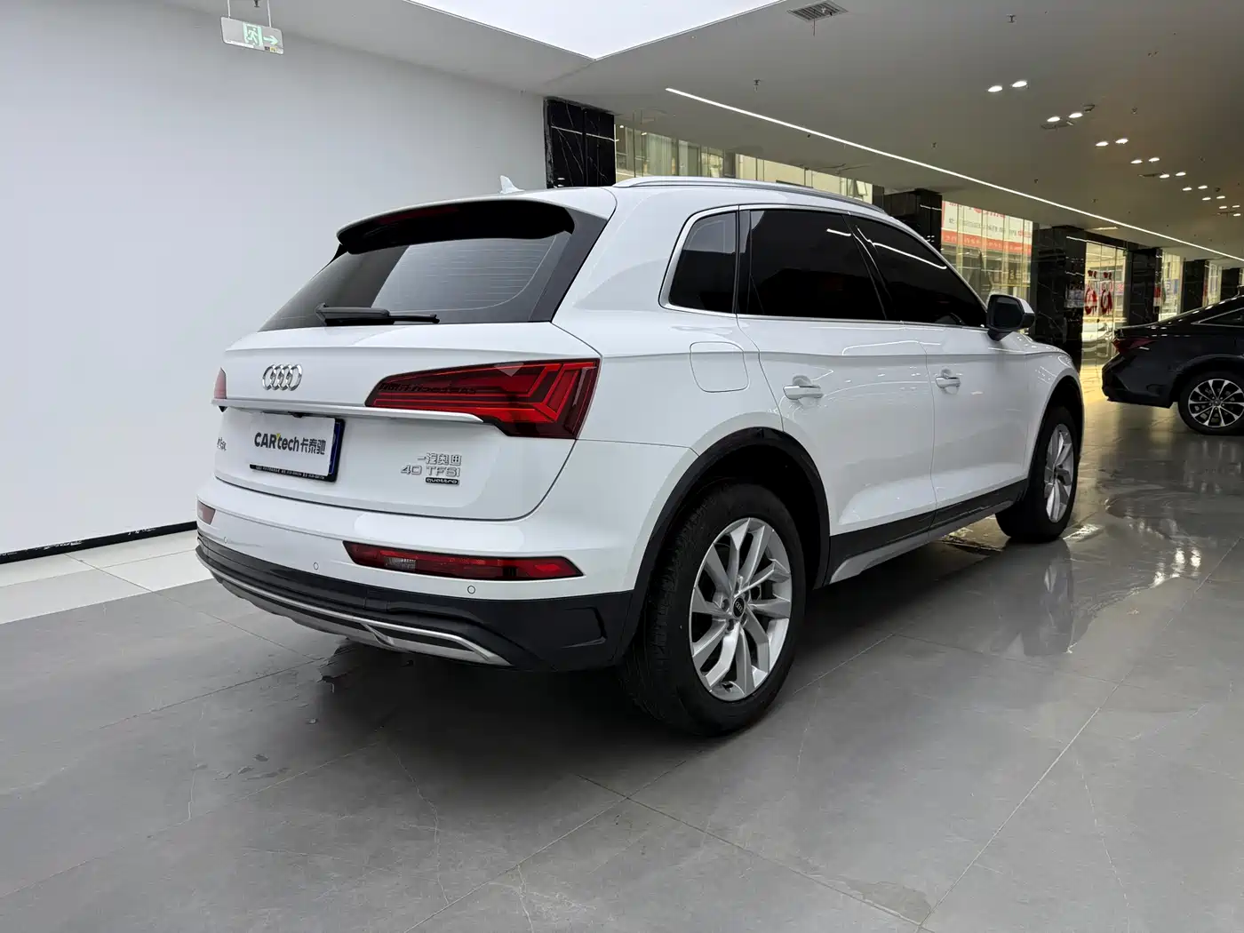 Audi Q5L 2023 40T Luxury Elegance фото 3