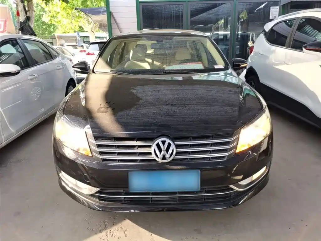 Volkswagen Passat 2014 1.8TSI DSG Luxury Edition фото 3