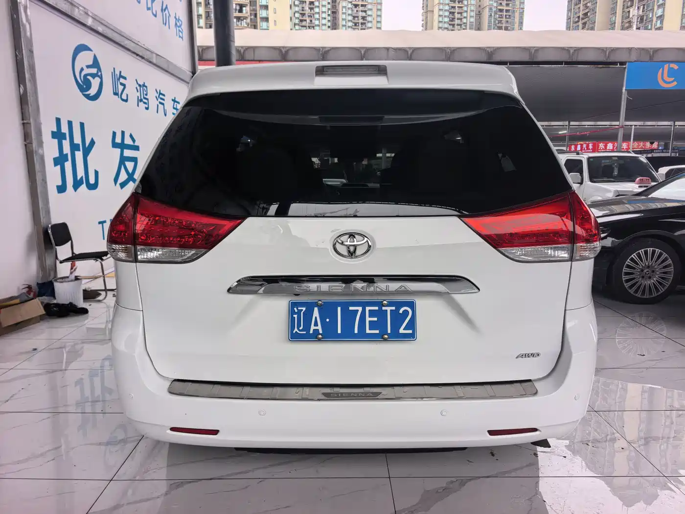 Toyota Sienna 2013 3.5L 4WD Automatic фото 9