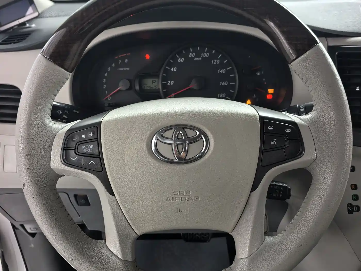 Toyota Sienna 2013 3.5L 4WD Automatic фото 18
