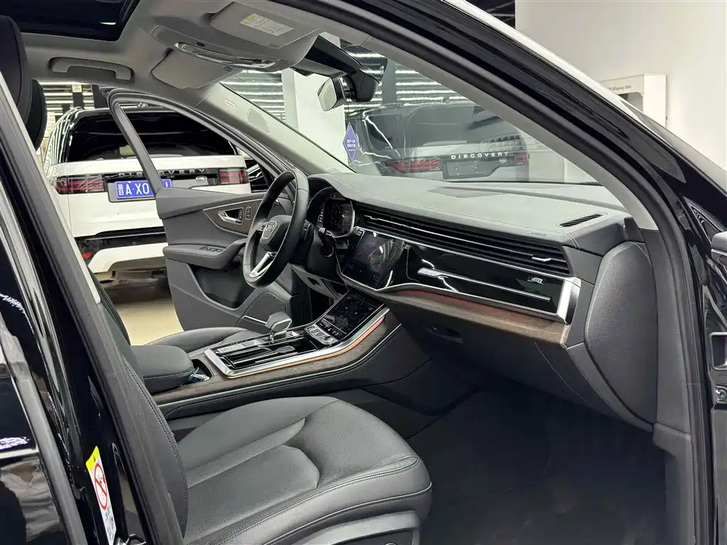 Audi Q7 2023 55 TFSI quattro S line Sport фото 8