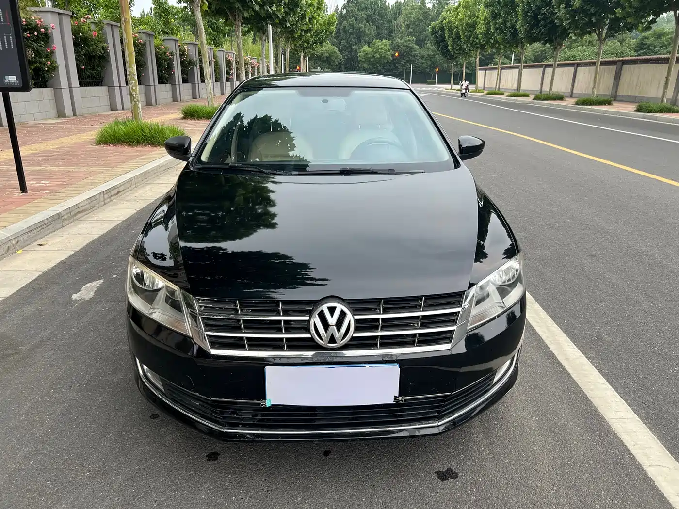 Volkswagen Lavida 2013 Facelift Classic 1.6L Automatic Comfort фото 2