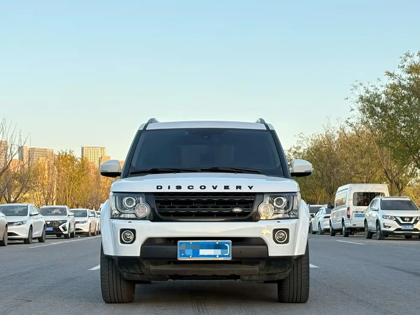 Land Rover Discovery 2015 3.0 SC V6 SE фото 2