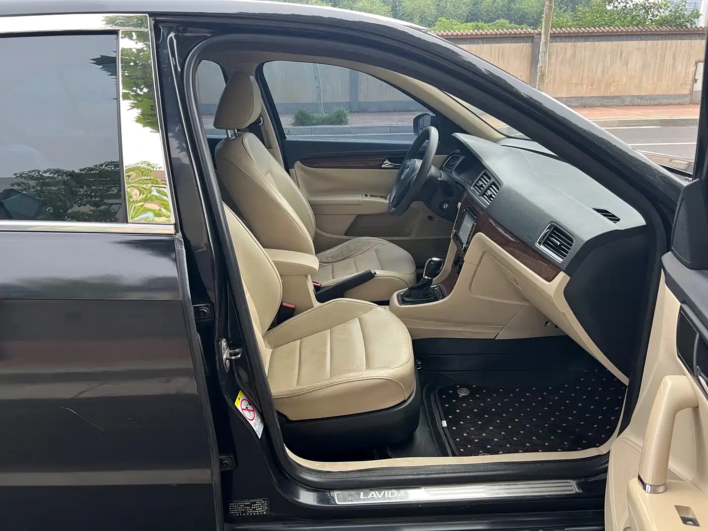 Volkswagen Lavida 2013 Facelift Classic 1.6L Automatic Comfort фото 17