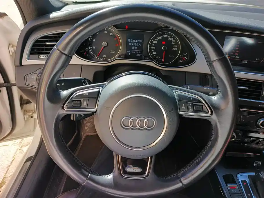 Audi A4L 2016 35 TFSI Collector's Edition S line Comfort фото 15
