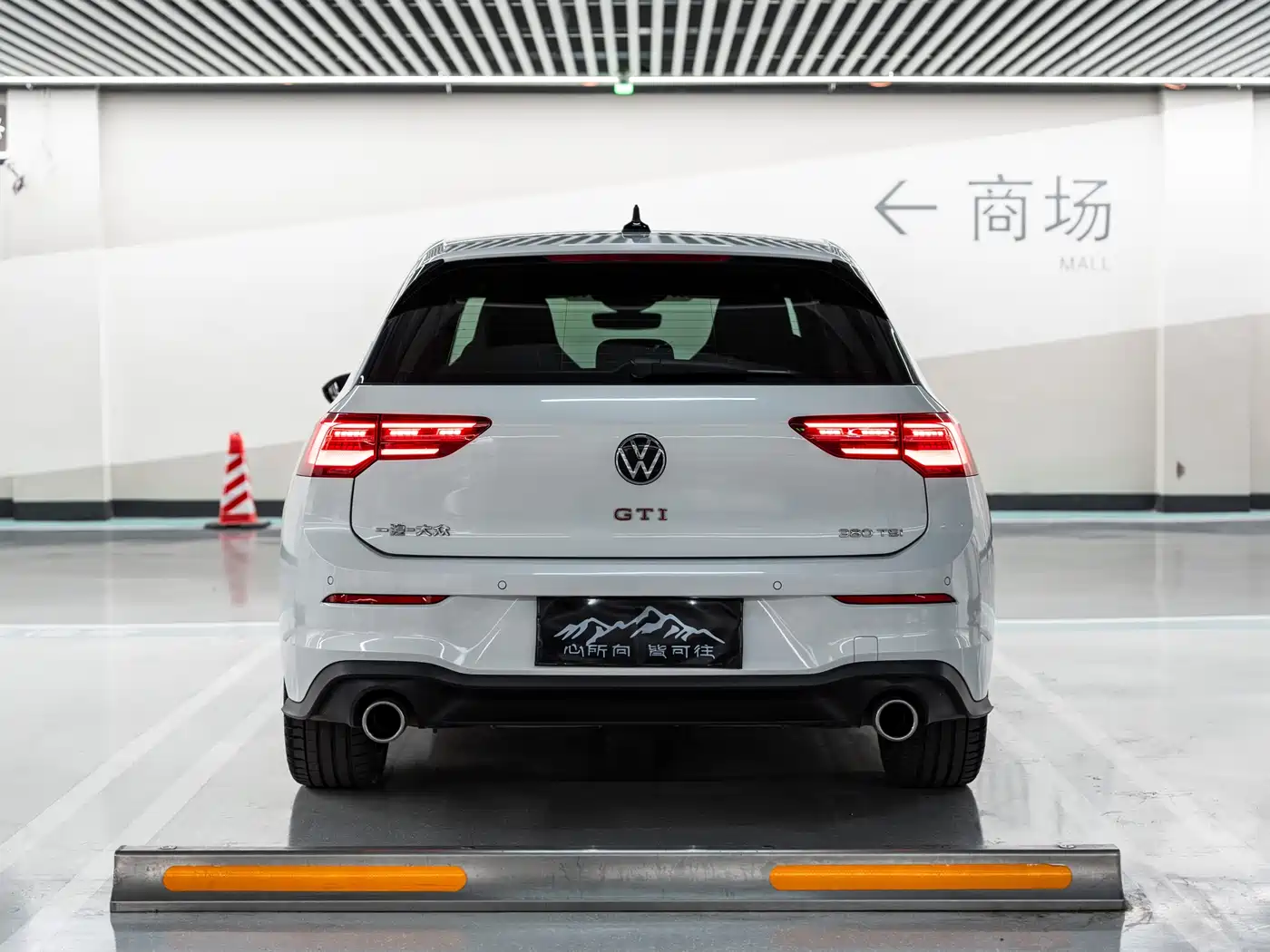 Volkswagen Golf GTI 2023 380TSI DSG GTI фото 10