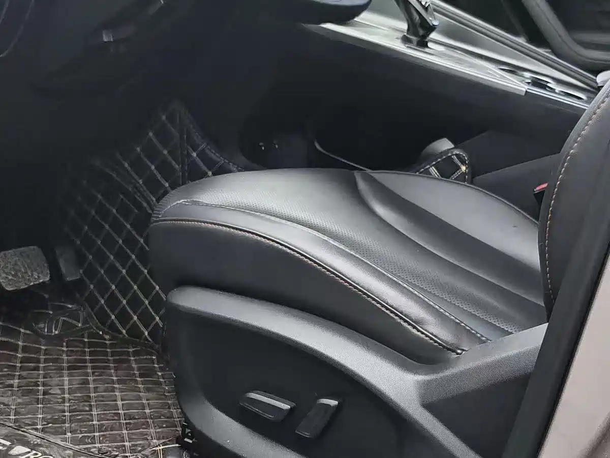 ROEWE RX5
