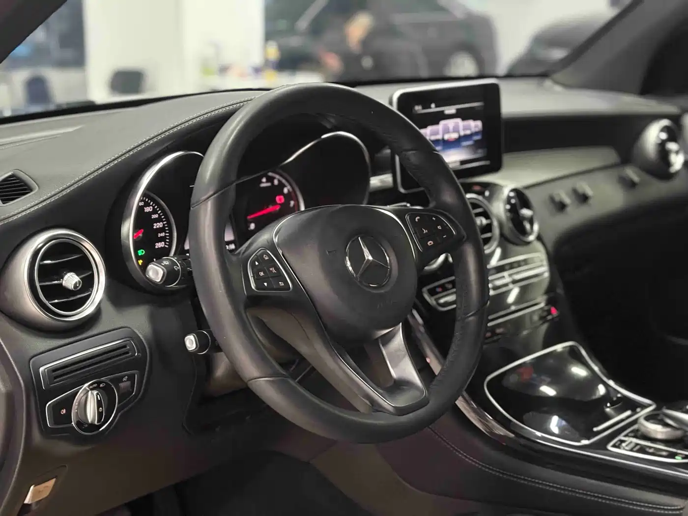 Mercedes-Benz GLC 2016 GLC 200 4MATIC фото 4