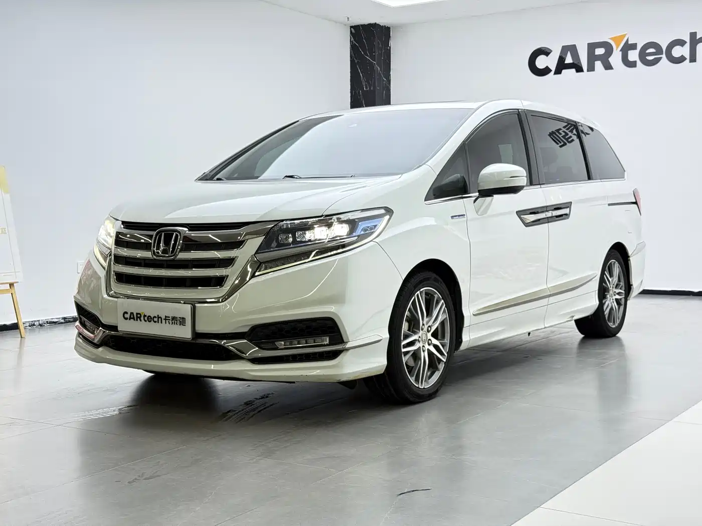 Honda Elysion 2019 2.0L Hybrid Luxury Edition