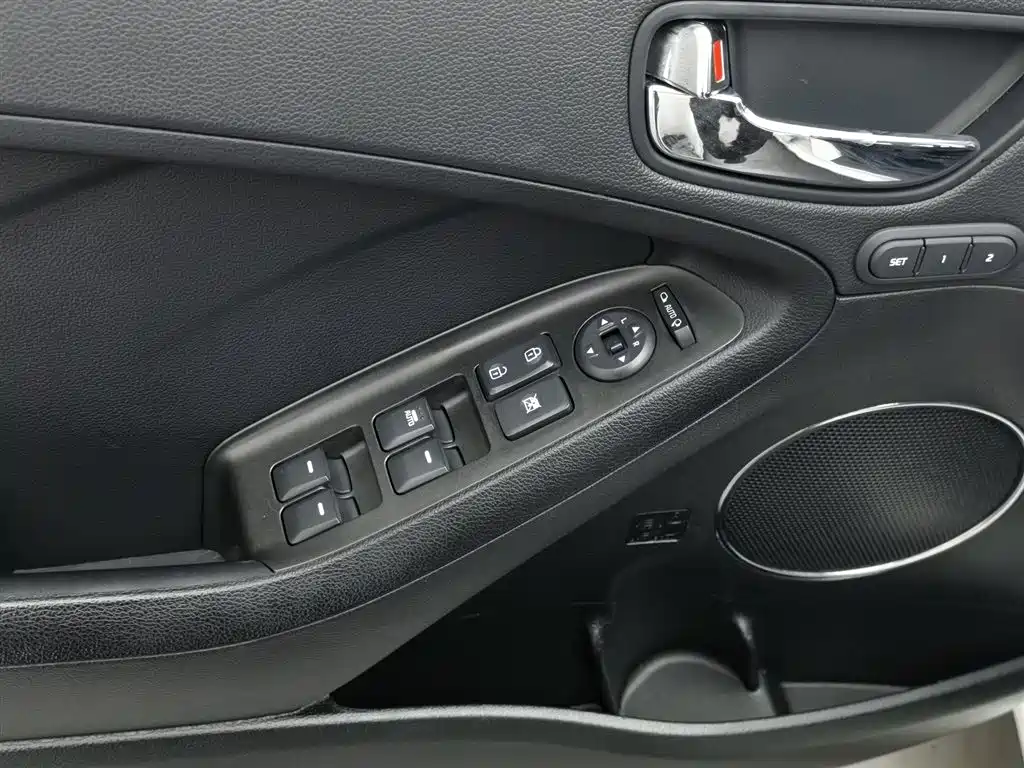 Kia K3 2013 1.6L Automatic Premium фото 9