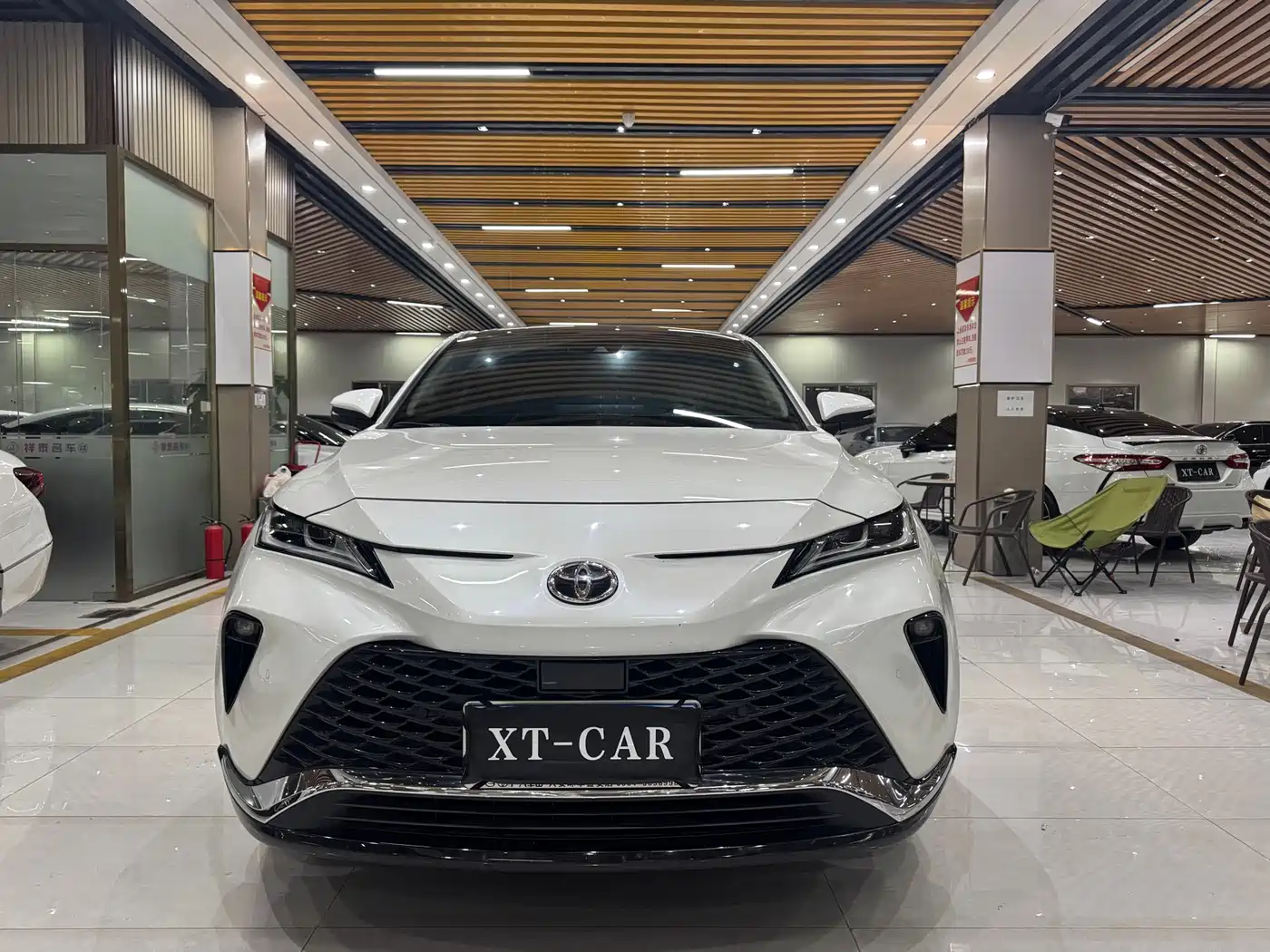 Toyota Venza 2022 2.0L CVT 2WD Premium фото 2