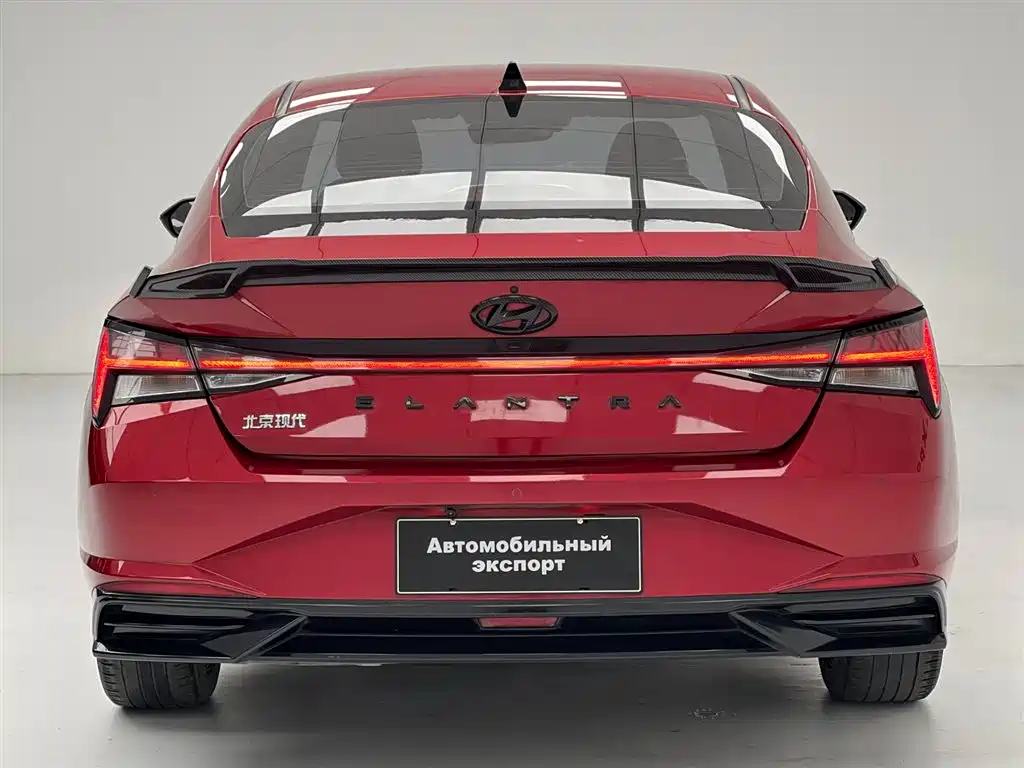 Hyundai Elantra 2022 1.5L CVT LUX Premium Edition фото 19