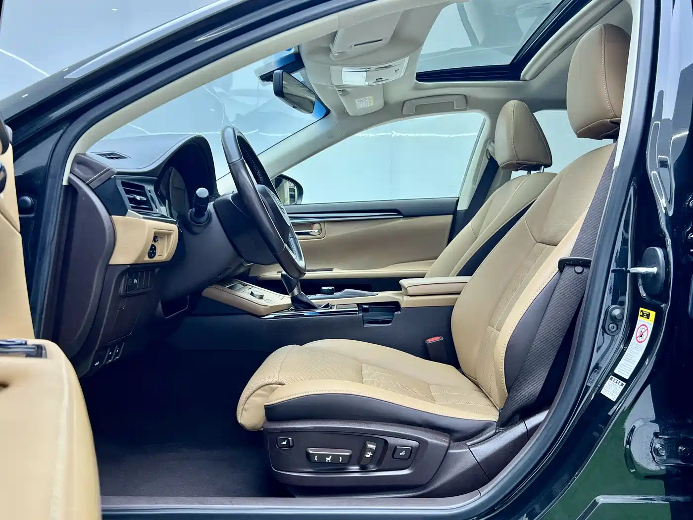 Lexus ES 2015 200 Elite Edition фото 4