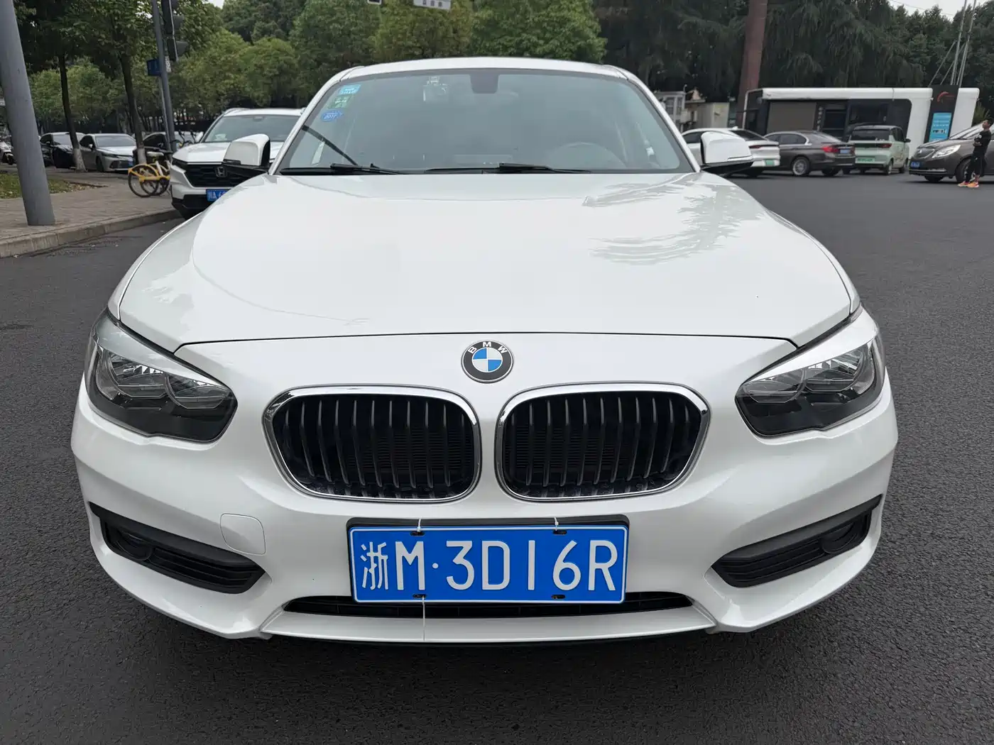 BMW 1 Series (Import) 2016 120i Leading Model фото 2