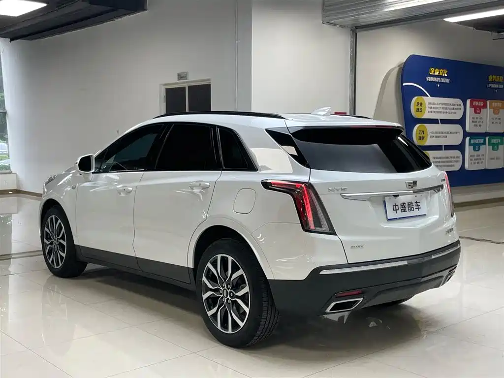 CADILLAC XT5