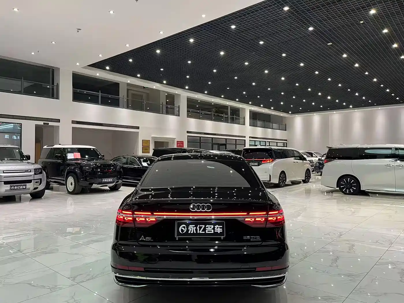 Audi A8 2023 A8L 50 TFSI quattro Exclusive фото 13