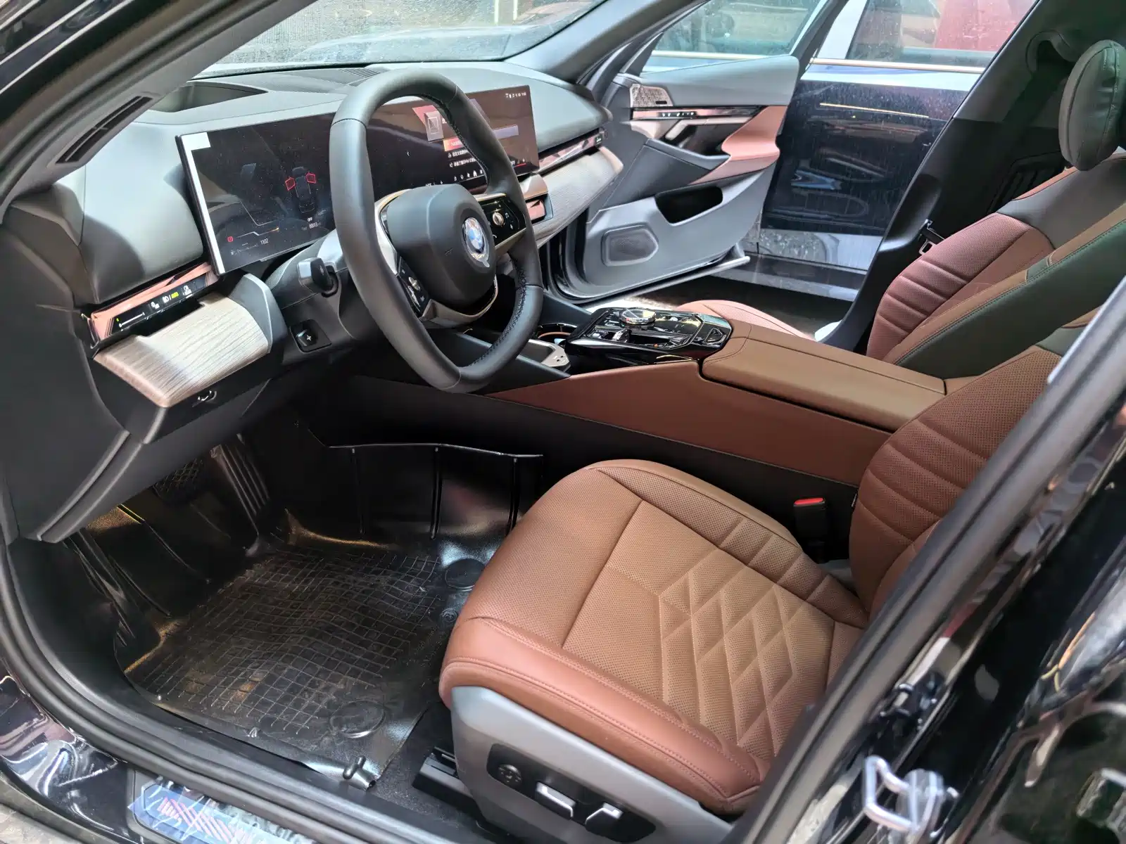 Photo 5 - BMW 5 Series
