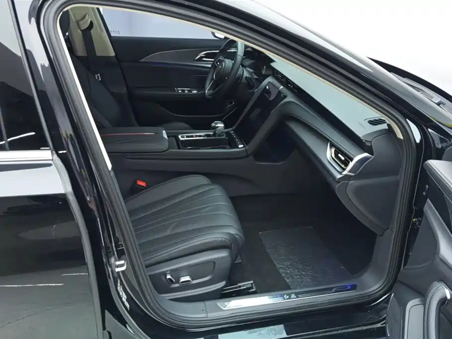 Hongqi H5 2024 2.0T Automatic Smart Connect Flag Smooth Edition фото 8