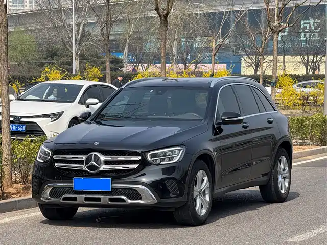 MERCEDES-BENZ GLC