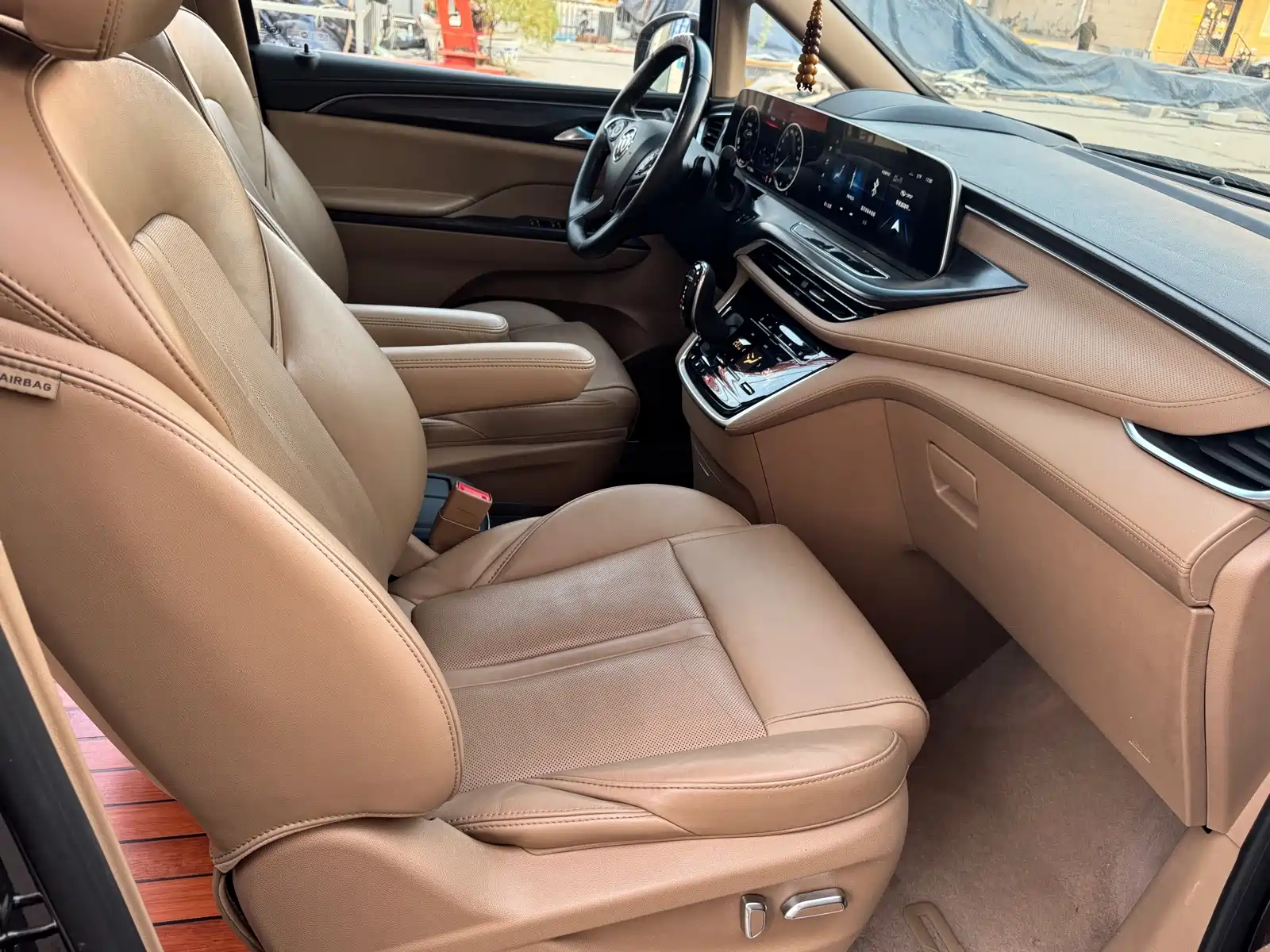Фото 8 - Buick GL8