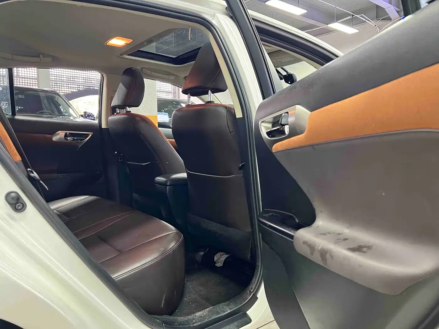 Lexus CT 2017 CT200h Comfort (Single Color, China V) фото 6