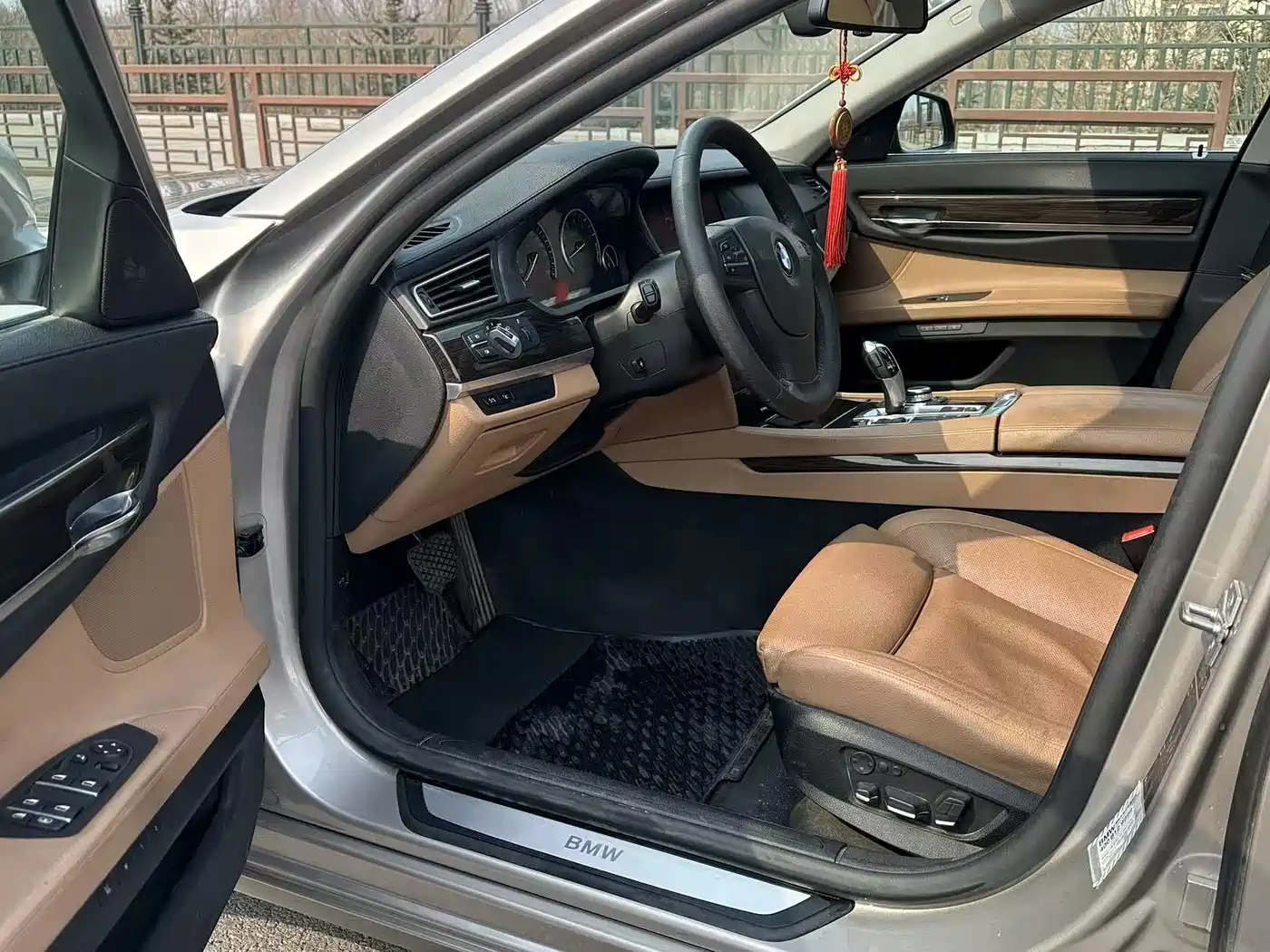 BMW 7 Series 2011 730Li Elegance фото 9